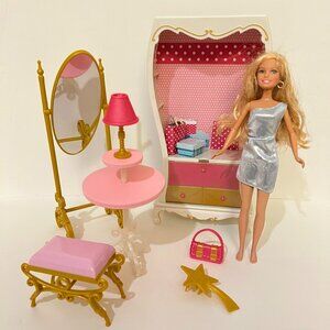 High School Musical 3: Senior Year Fabulous Fashion Closet with Sharpay Doll set